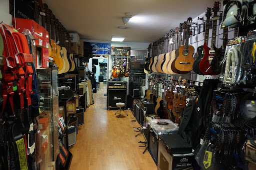 M&C Musical Instruments Bucuresti - Guitar Center