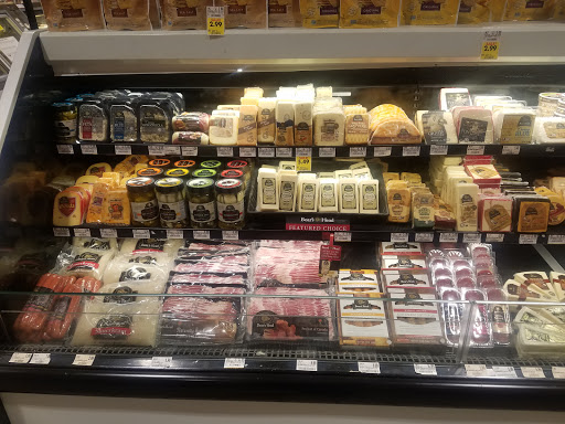 Grocery Store «Schnucks», reviews and photos, 2030 Dorsett Rd, Maryland Heights, MO 63043, USA