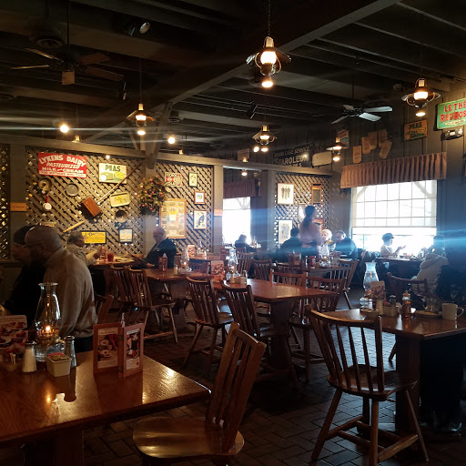 American Restaurant «Cracker Barrel Old Country Store», reviews and photos, 2371 E Aurora Rd, Twinsburg, OH 44087, USA