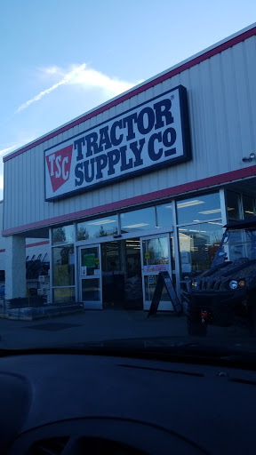 Tractor Supply Co., 2003 Priest Dr, La Grange, KY 40031, USA, 