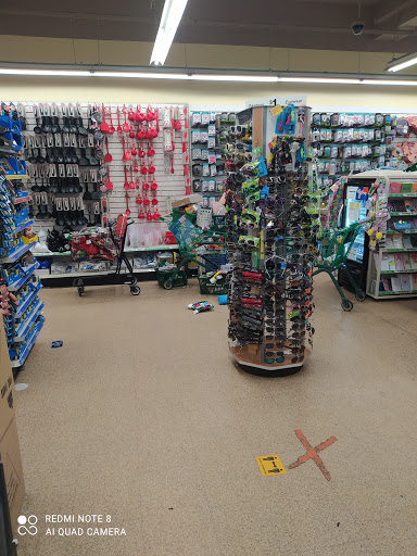 Dollar Store «Dollar Tree», reviews and photos, 148 Smith St, Perth Amboy, NJ 08861, USA