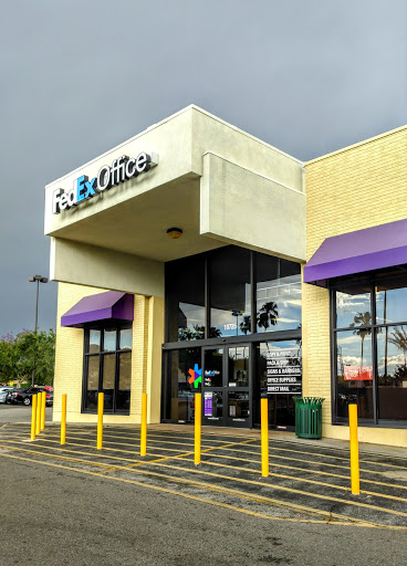 Print Shop «FedEx Office Print & Ship Center», reviews and photos, 10725 Zelzah Ave, Granada Hills, CA 91344, USA