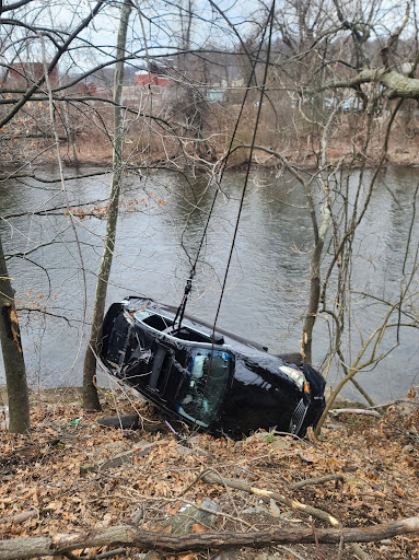 Car Dealer «Avenue Auto Sales Inc», reviews and photos, 1256 Thomaston Ave, Waterbury, CT 06704, USA