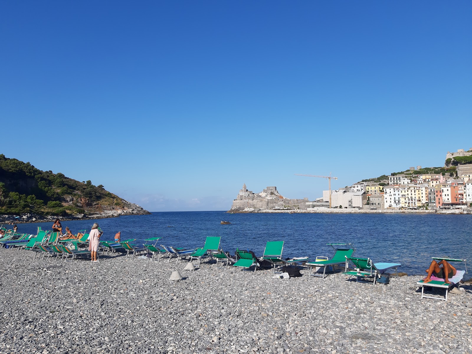 Foto von Gabbiano Spiaggia mit felsiges gelände Oberfläche