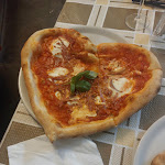 Photo n°2 de l'avis de Nevena.a fait le 09/12/2023 à 18:27 sur le  Pizzeria e Trattoria Regina Vittoria à Naples