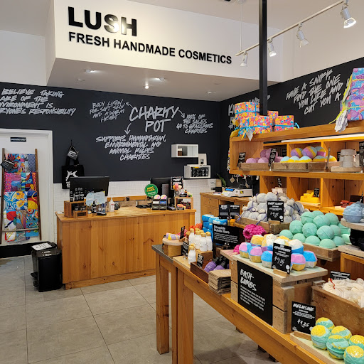 Cosmetics Store «Lush», reviews and photos, 10 Rosedale Shopping Center, Roseville, MN 55113, USA