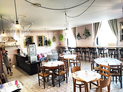 Nha Cretcheu Café & Restaurant. - Janáčkova 1797/ 4, 702 00 Moravská Ostrava a Přívoz, Czechia