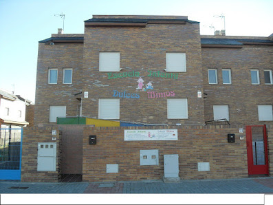 Escuela Infantil Dulces Mimos C. de la Osa Menor, 71, 28983 Parla, Madrid, España