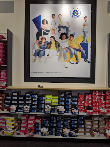 Shoe Store «Rack Room Shoes», reviews and photos, 18700 Limestone Commercial Dr, Pflugerville, TX 78660, USA