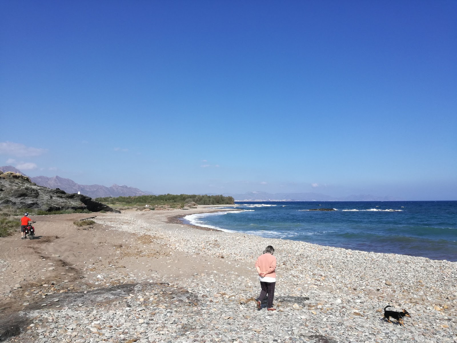 Photo de Playa Ballenato avec plusieurs moyennes baies