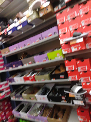 Shoe Store «Rack Room Shoes», reviews and photos, 3017 Market Center Drive, Morrisville, NC 27560, USA