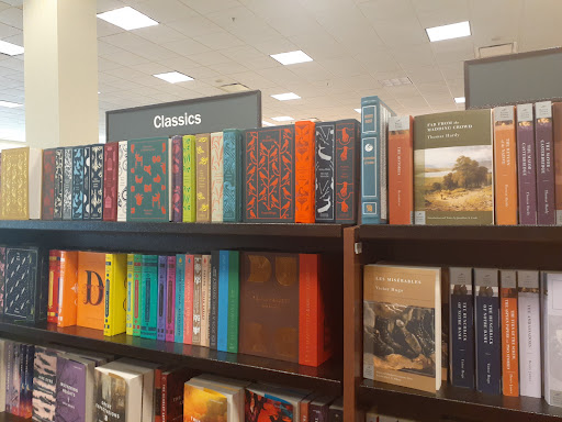 Book Store «Barnes & Noble», reviews and photos, 1738 Hill Rd N, Pickerington, OH 43147, USA