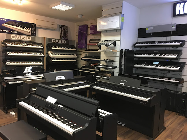 Opinii despre M&C Musical Instruments Bucuresti - Keyboard Center în <nil> - Magazin de muzică