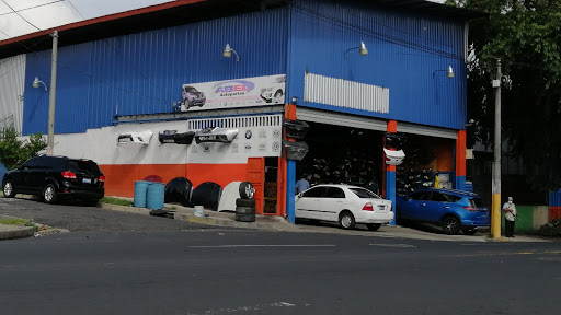 Car parts shops in San Salvador