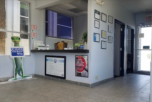 Auto Body Shop «Gerber Collision & Glass», reviews and photos, 1015 W Broadway Rd, Mesa, AZ 85210, USA