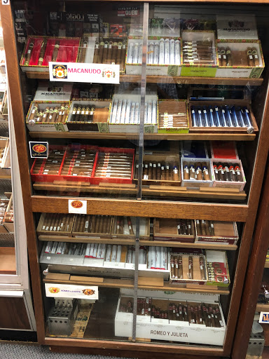 Tobacco Shop «Main Street Smoke Shop», reviews and photos, 7 Main St, Peabody, MA 01960, USA