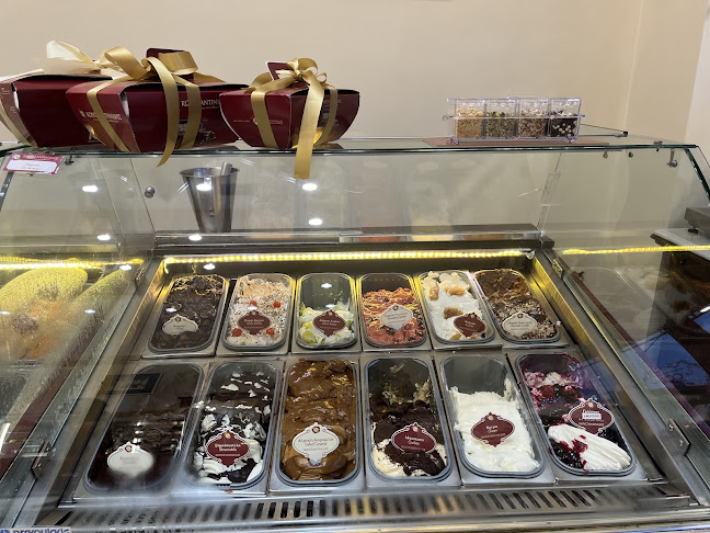 Ζαχαροπλαστεία Κωνσταντινίδης