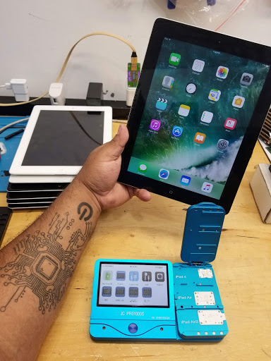 Computer Store «Computer Guys of Dallas Phone, Tablet, Gaming, Electronic Repair», reviews and photos, 1401 S Buckner Blvd #115, Dallas, TX 75217, USA