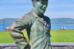 Charlie Chaplin Statue image