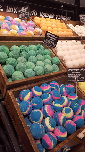 Cosmetics Store «LUSH», reviews and photos, 1961 Chain Bridge Rd, McLean, VA 22102, USA