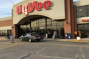 Hy-Vee Grocery Store image