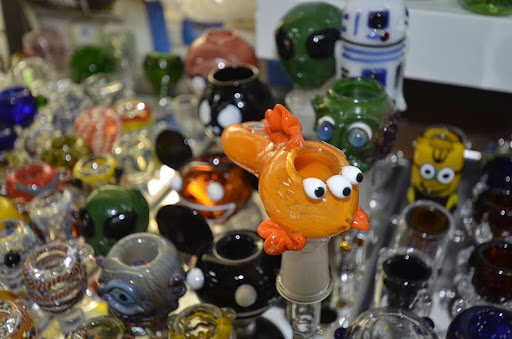 Tobacco Shop «Stirling Glass», reviews and photos, 5890 Stirling Rd, Hollywood, FL 33021, USA