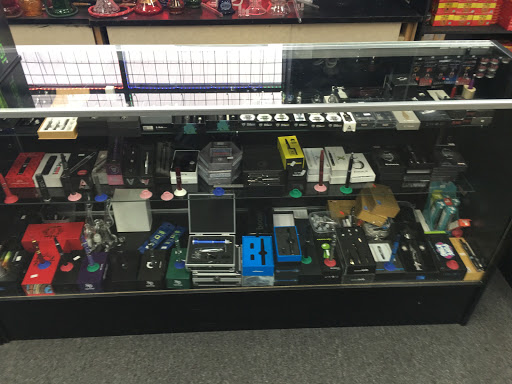 Tobacco Shop «Seaside Smoke and Vape shop», reviews and photos, 575 S Roosevelt Dr b, Seaside, OR 97138, USA