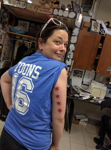 Tattoo Shop «Deluxe Tattoo», reviews and photos, 1459 W Irving Park Rd, Chicago, IL 60613, USA