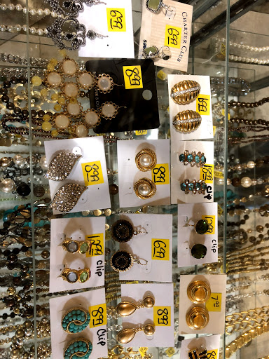 Thrift Store «Island Thrift», reviews and photos, 1800 NY-112, Medford, NY 11763, USA