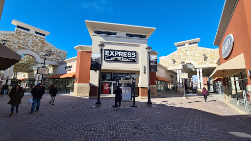 Shopping Mall «Twin Cities Premium Outlets», reviews and photos, 3965 Eagan Outlets Pkwy, Eagan, MN 55122, USA