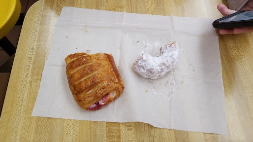 Donut Shop «Happy Donuts», reviews and photos, 305 2nd St NE, Puyallup, WA 98372, USA