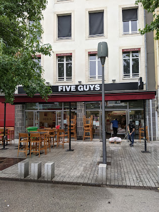 photo n° 47 du Restaurant de hamburgers Five Guys Clermont-Ferrand à Clermont-Ferrand