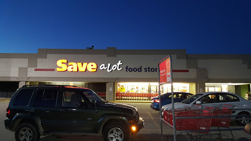 Save-A-Lot, 911 Graham Rd #69, Cuyahoga Falls, OH 44221, USA, 