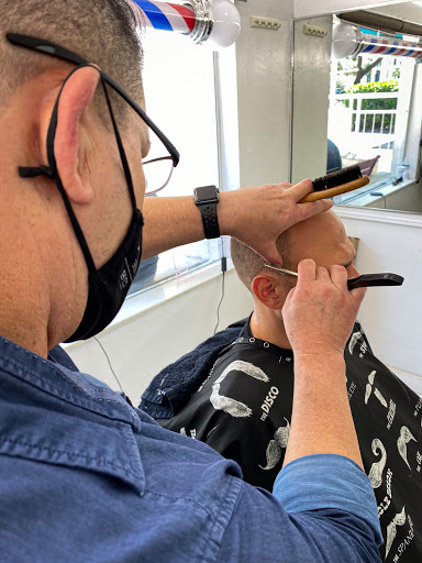 Barber Shop «Gonzalez Barber Shop», reviews and photos, 1845 N Bay Rd, Miami Beach, FL 33139, USA