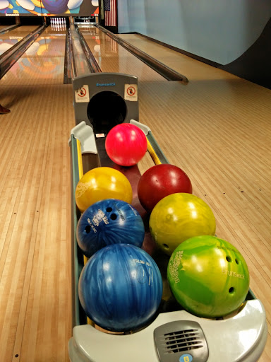 Bowling Alley «Strikes & Spares Entertainment Center», reviews and photos, 5419 N. Grape Rd., Mishawaka, IN 46545, USA