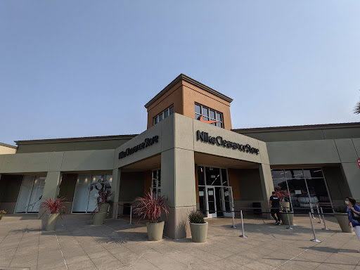 Sporting Goods Store «Nike Clearance Store», reviews and photos, 1275 Marina Blvd, San Leandro, CA 94577, USA