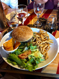 Hamburger végétarien du Restaurant Oncle Sam's Saloon à Biscarrosse - n°3