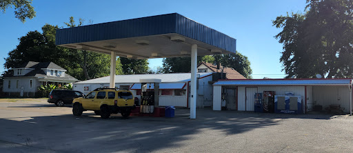 Convenience Store «Four Quarters Mini Mart», reviews and photos, 102 IN-62, New Washington, IN 47162, USA