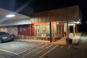 Pow Wow Inn image