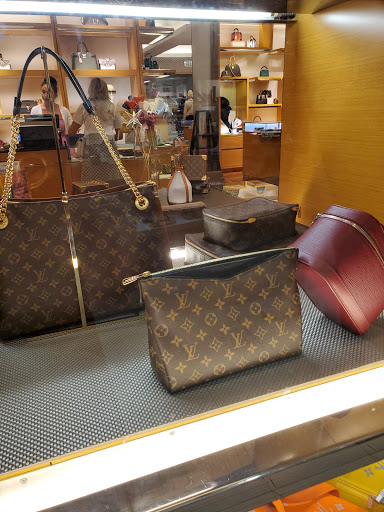 Department Store «Saks Fifth Avenue», reviews and photos, 9700 Collins Ave, Bal Harbour, FL 33154, USA