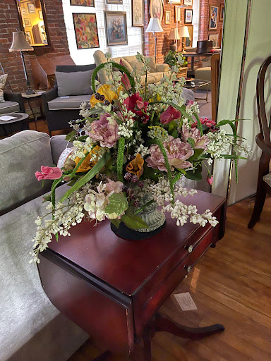 Consignment Shop «Consignment Gallery at 56», reviews and photos, 56 Sterling St, Clinton, MA 01510, USA