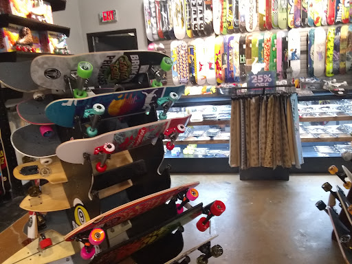 Clothing Store «Zumiez», reviews and photos, 7700 E Kellogg Dr N e05a, Wichita, KS 67207, USA