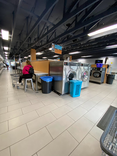 Laundromat «Spin Cycle Laundry Lounge», reviews and photos, 10113 Folsom Blvd, Rancho Cordova, CA 95670, USA