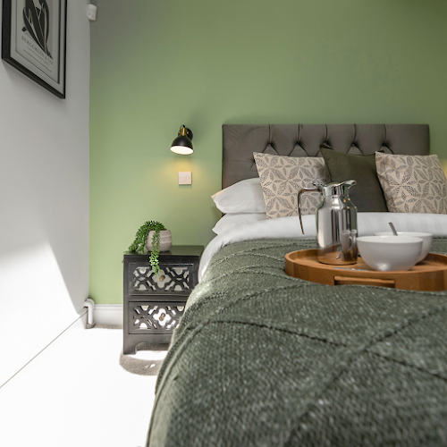 Reviews of Nesh Home Staging + Interiors in Peterborough - Interior designer