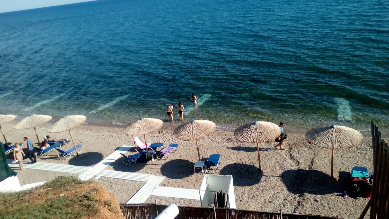 Photo de Saint Georgii beach II avec rivage droit, long