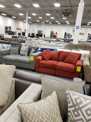 Furniture Store «Raymour & Flanigan Furniture and Mattress Clearance Center», reviews and photos, 1300 MacDade Boulevard, Woodlyn, PA 19094, USA