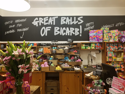 Cosmetics Store «LUSH Fresh handmade cosmetics», reviews and photos, 605 Lincoln Rd B, Miami Beach, FL 33139, USA