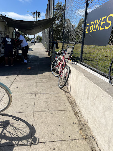 Bicycle Store «The Bicycle Whisperer», reviews and photos, 724 Vernon Ct, Venice, CA 90291, USA