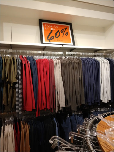 Clothing Store «Banana Republic», reviews and photos, 8200 Vineland Ave, Orlando, FL 32821, USA