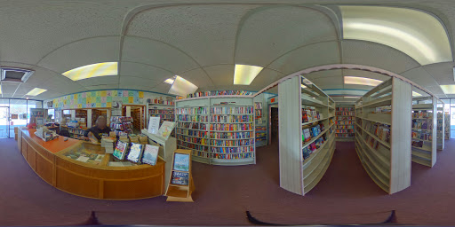 Used Book Store «Basically Books», reviews and photos, 212 Edgewood Rd NW, Cedar Rapids, IA 52405, USA